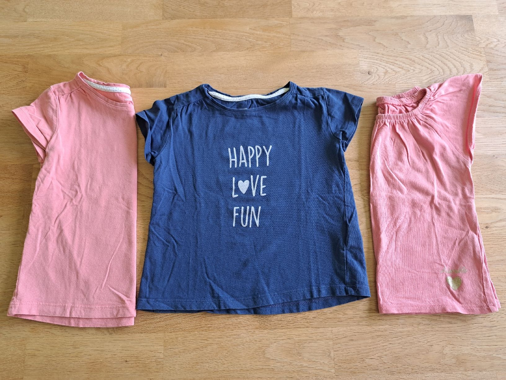 Vertbaudet Camicette, T-shirt & Top: 3 Sommer T-Shirts, Gr. 92/98, vertbaudet – Usato da Bergdietikon venduto da Staphylococcus