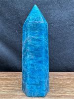 Blauer Apatit Obelisk, Turm, Spitze