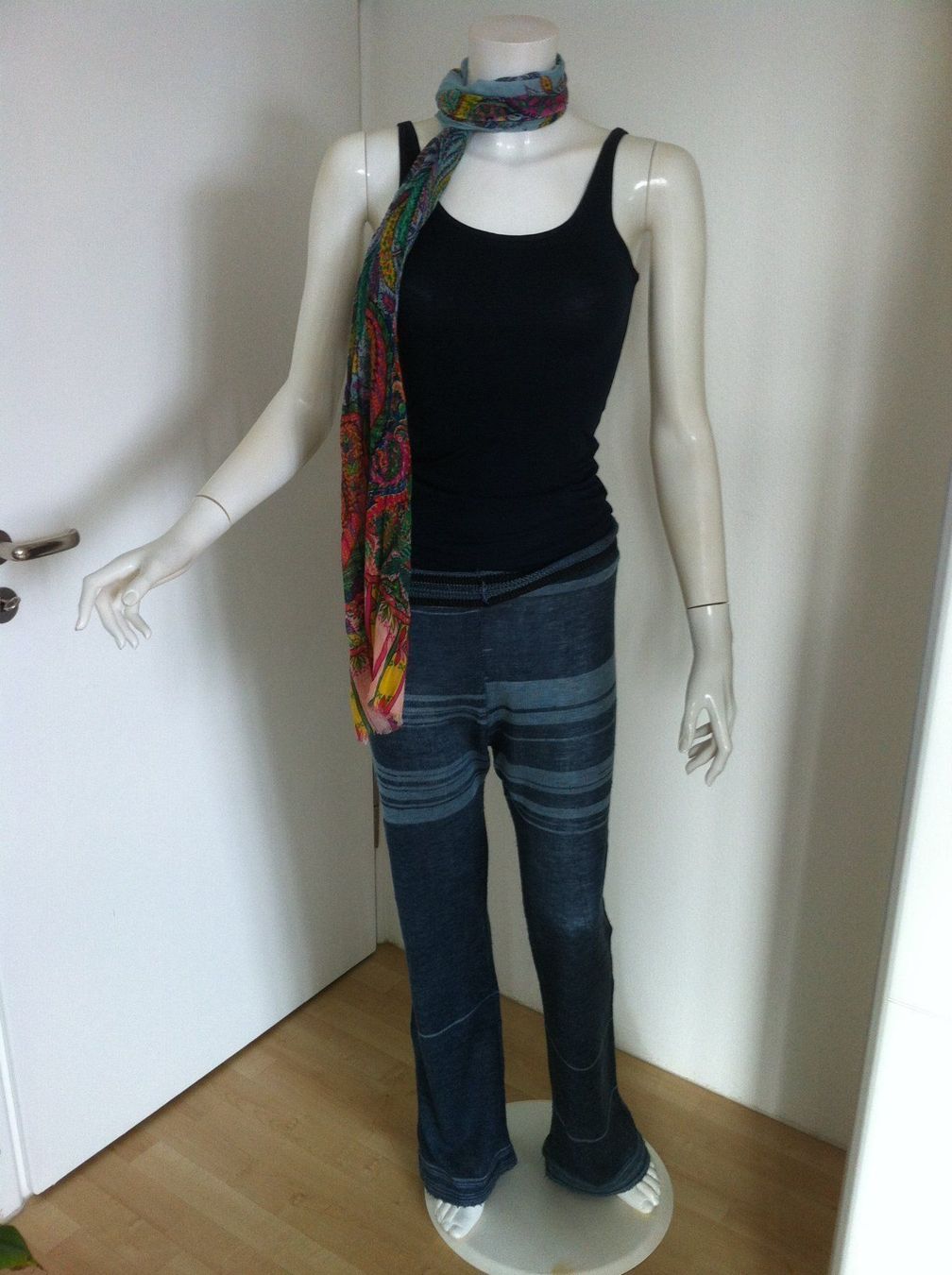 Mango Tops: 🤩MANGO BASIC STRETCH TRÄGER TOP DUNKELBLAU NEU & CHANEL P. – Neuf (Voir description) à Olten par Naja-Twins-Twins 1