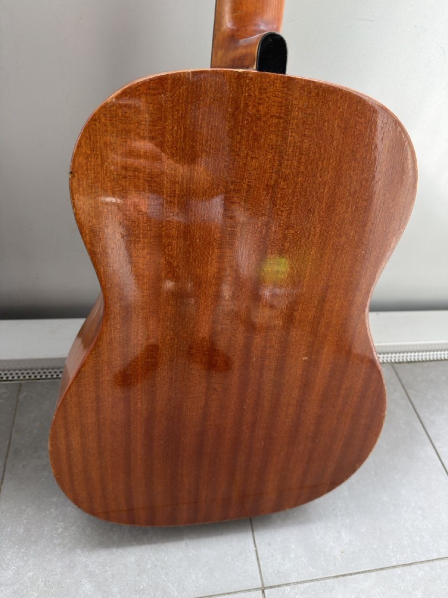 Höfner Strumenti musicali: HÖFNER Gitarre – Usato da Zürich venduto da semi16 4
