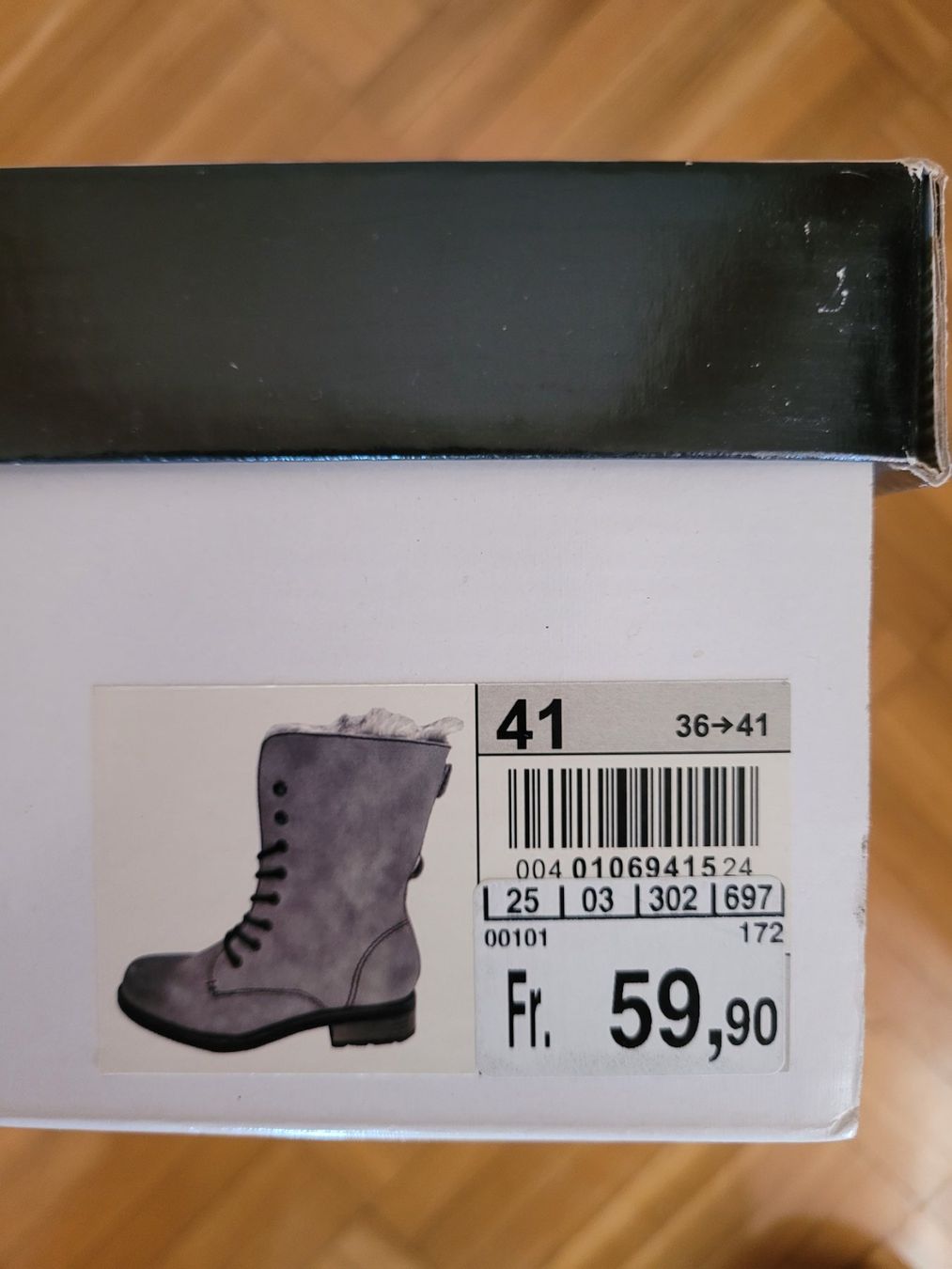 Scarpe da donna: Bottes fourrées Taille 41(neuves) – Nuovo e nell'imballaggio originale da Plan-les-Ouates venduto da vla_9sr9 2