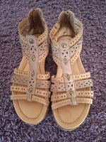 Sandalen Riemchen glatt beige mit Nieten gebrauchter Zust
