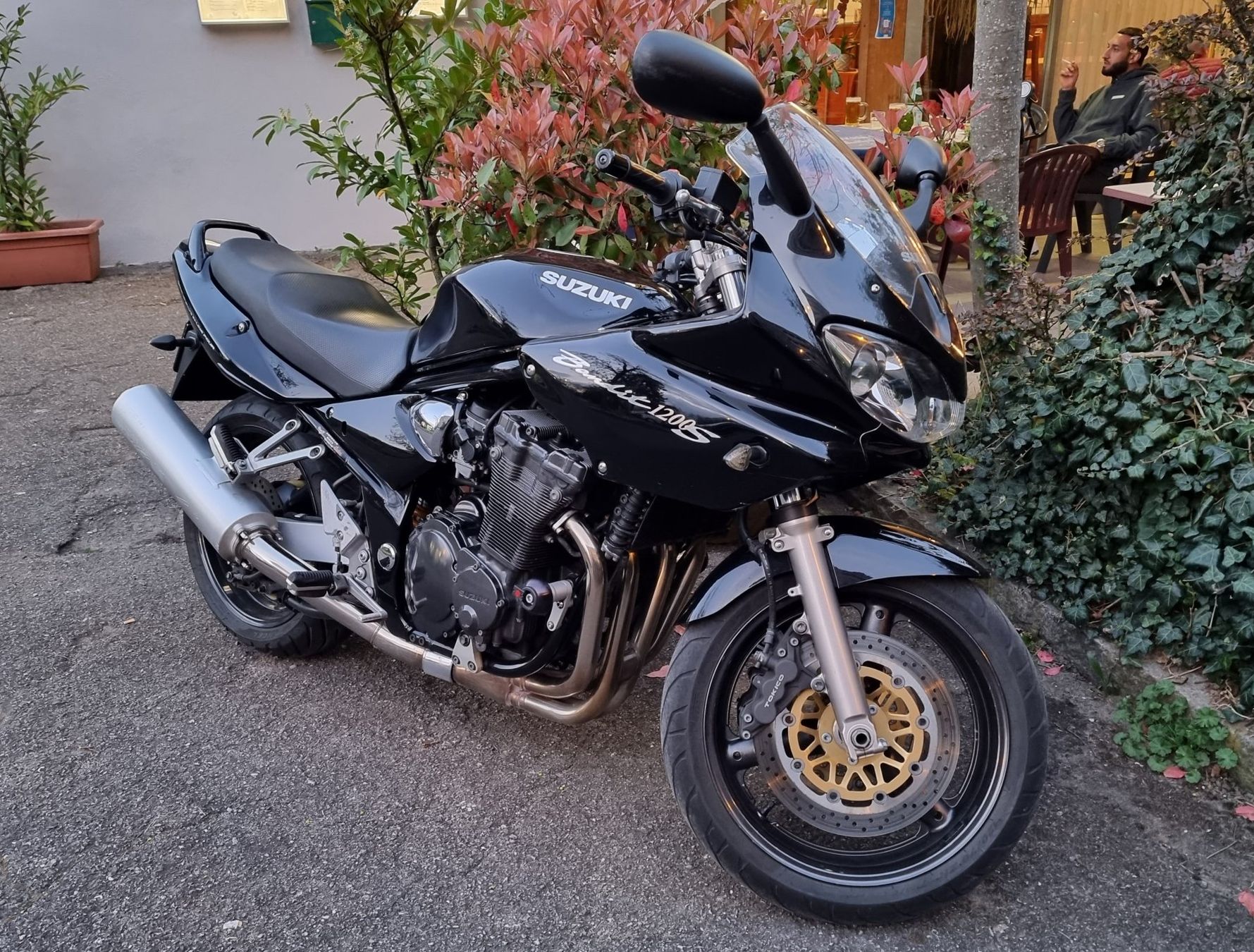 Strada: 2002 Suzuki Bandit 1200 S – Usato da Grand Lancy venduto da SwissJL