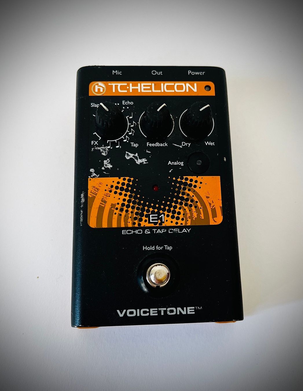Musikinstrumente: TC-Helicon VoiceTone E1 Echo & Tap Delay, mit Netzteil & OVP – Gebraucht aus Bern von helloliptek
