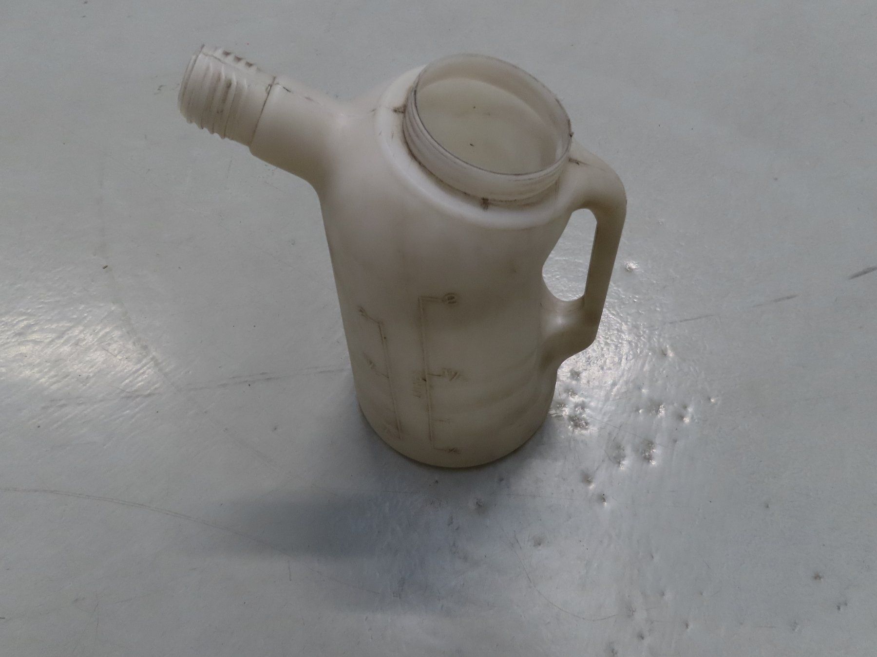 Altri elettrodomestici e apparecchi d’epoca: Messbecher (2 Liter) – Usato da Alpnach-Dorf venduto da Hess-Automobile