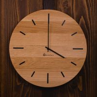 Wanduhr aus Eichenholz 38 cm, Stundenstrichen–Rohholzeffekt