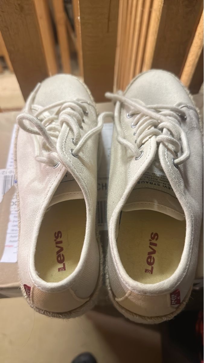 Levi's Scarpe da uomo: Levi's Sneakers, Canvas, Grösse 39, Top Zustand – Nuovo (secondo la descrizione) da Zürich venduto da Nastacia