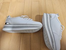 Weisse Sneakers mit Plateausohle, Grösse 38. Neu!