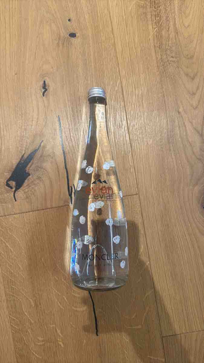 Gas-Geräte & -Technik: Evian Moncler Flasche Dekoration leer – Gebraucht aus Salenstein von Oliver0808