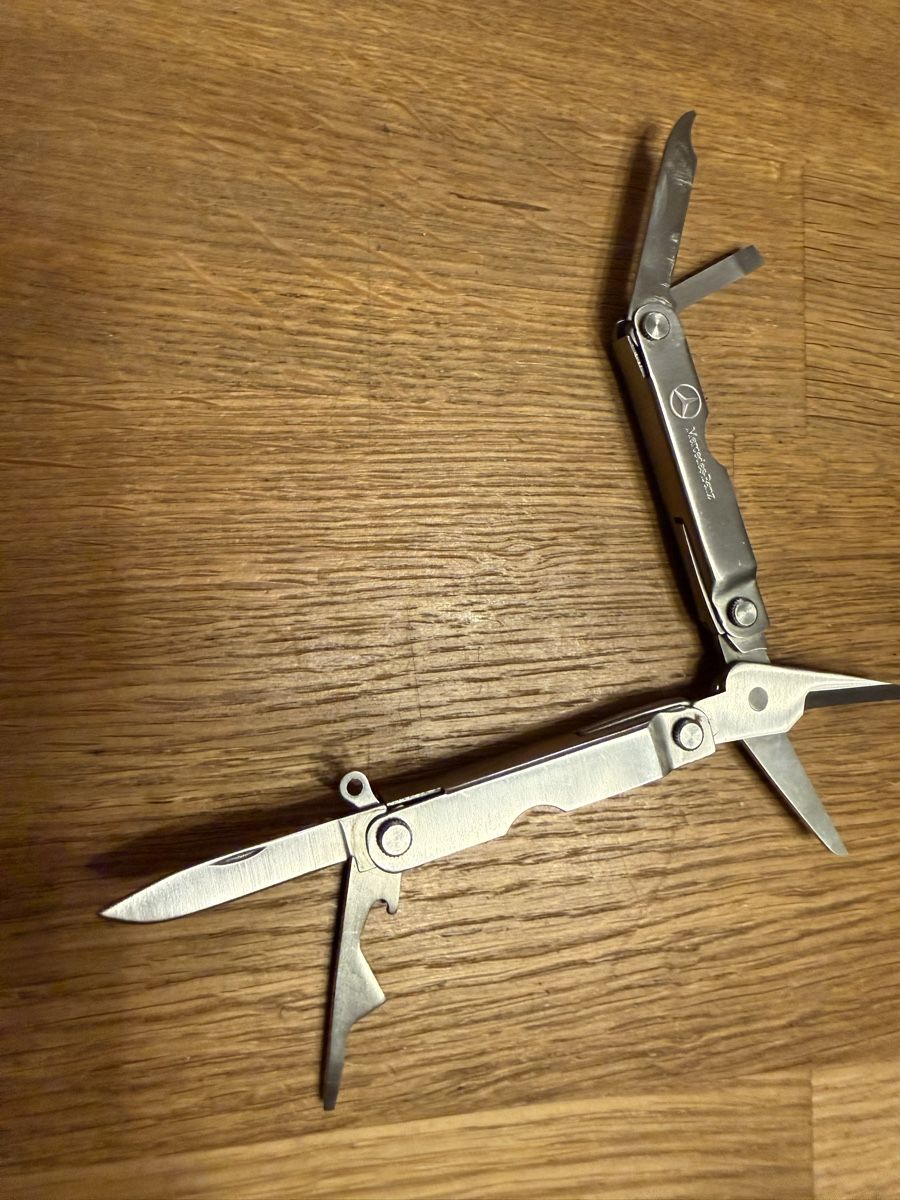 Tutti gli attrezzi: Mercedes-Benz Multitool, neuwertig Taschenmesser – Usato da Goldach venduto da Messerguru 4