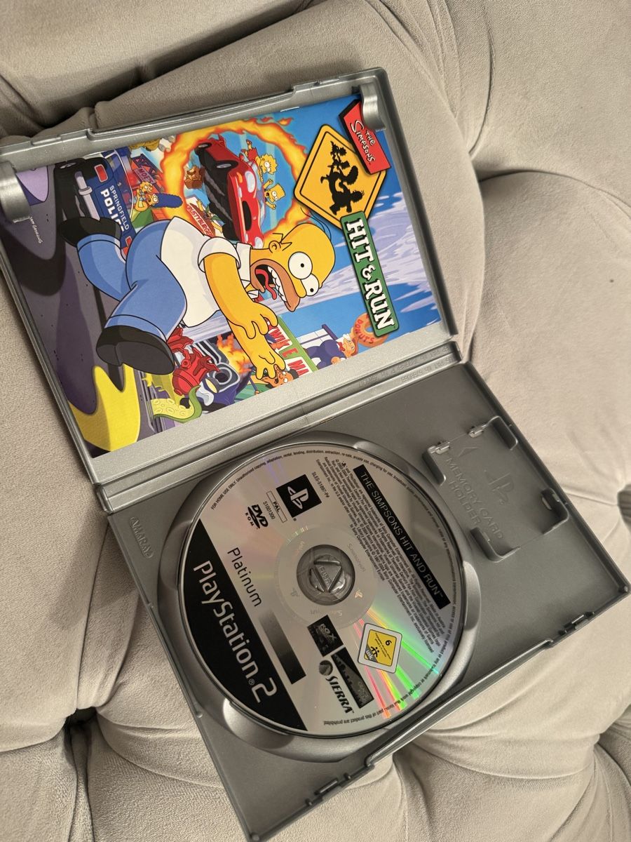 Giochi: Playstation 2 The Simpsons – Usato da Zürich venduto da bentley_ 1