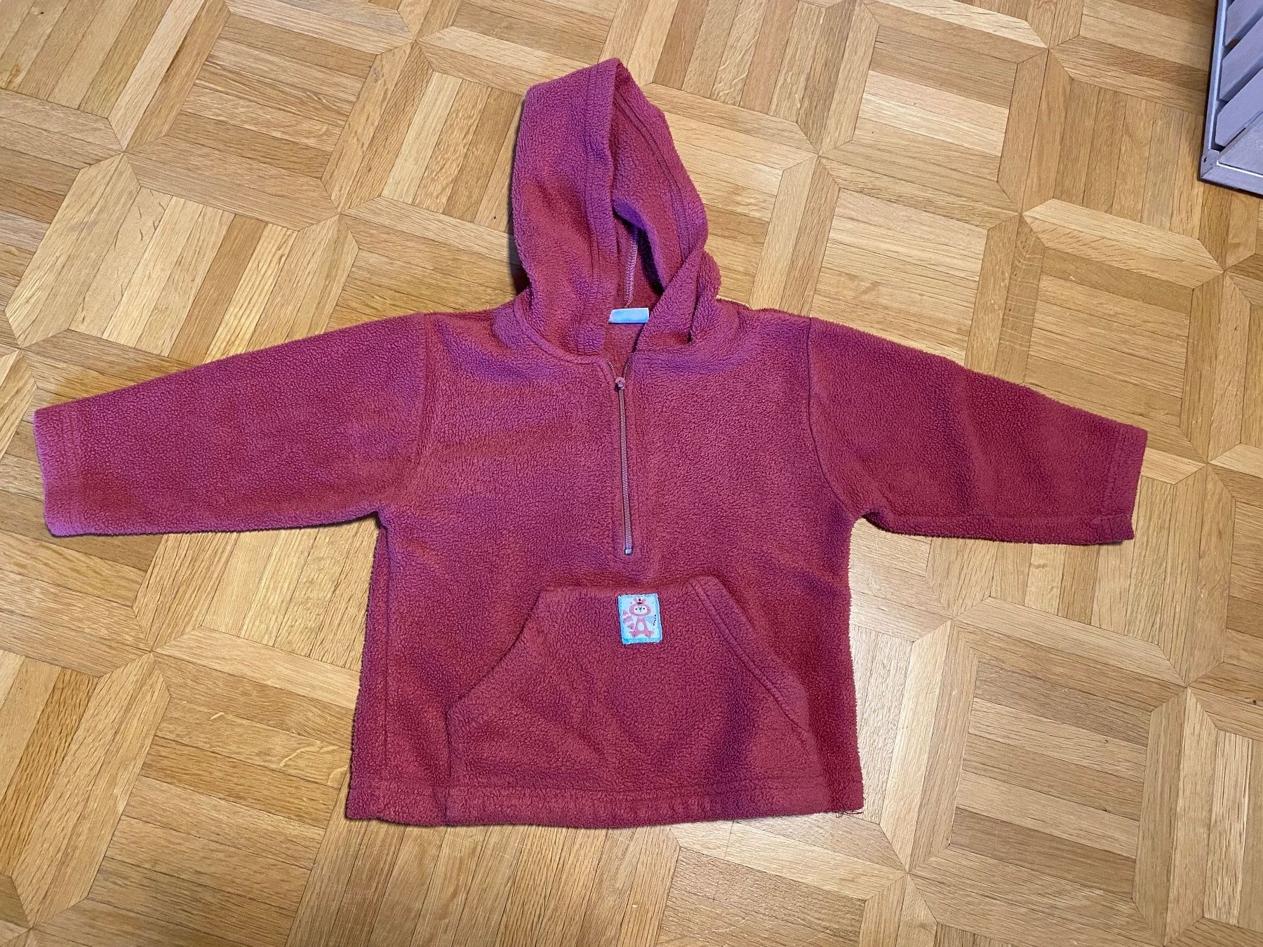 Pullover & Sweatshirts: Fleece Pullover mit Kapuze rot Gr. 86 – Gebraucht aus Vilters von Zwaergli13