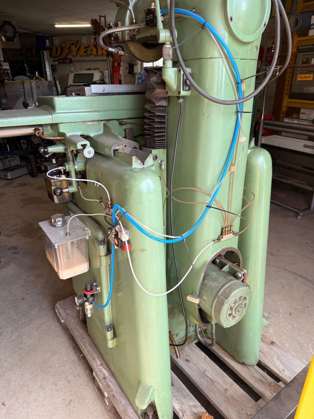 Tripet Tutte le macchine: Tripet MHP350 rectifieuse planeuse haute précision – Usato da Bollion venduto da Barclay4 5