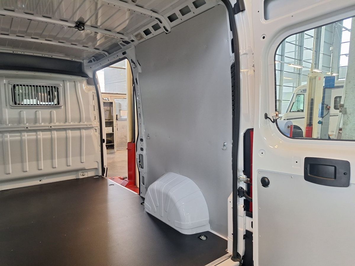 Fiat Tutti i ricambio: Wandverkleidung Ducato L2H2 Aluminium – Nuovo (secondo la descrizione) da Einsiedeln venduto da Shkurte_K 2