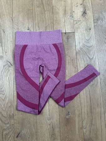 Trendige Sport Leggings, Grösse S, Weinrot/Lila