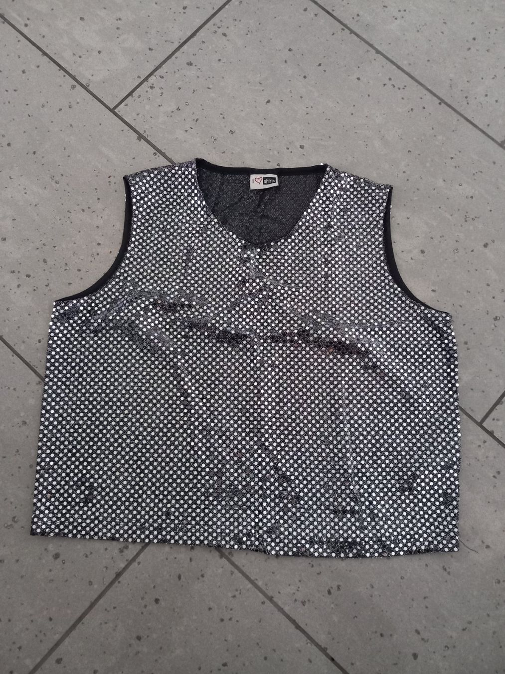 Top: Silbernes Pailettenoberteil, Gr.36/38 – Nuovo (secondo la descrizione) da Malters venduto da Wahni81
