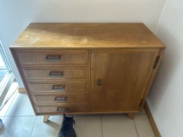 Holzkommode vintage (ohne Katze)