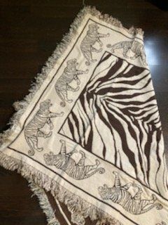 Decken: 2 trendige baumwolldecken im animalprint – Gebraucht aus Schwarzenberg LU von kindler007 1