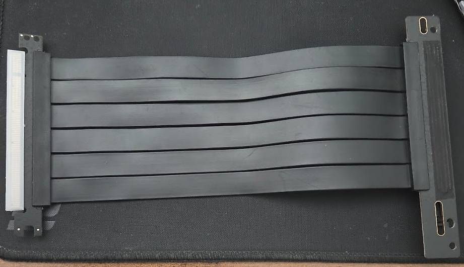 Cavi: PCI-Express Riser Kabel 22cm – Usato da Egolzwil venduto da Chaeferli 1