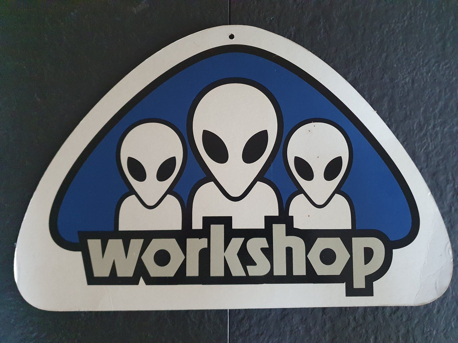 Cartoline: Vintage Alien Workshop Billboard – Usato da Luzern venduto da Bonus73