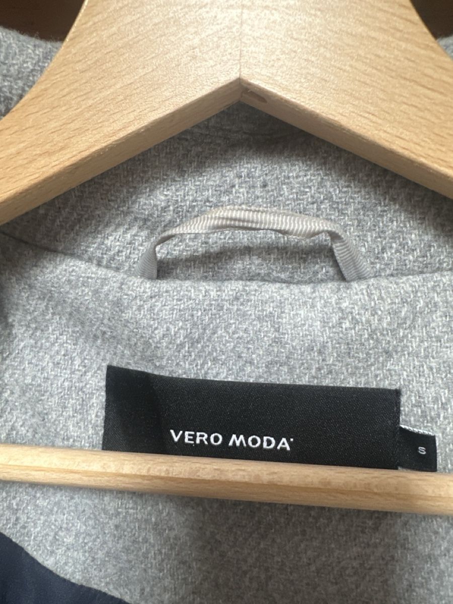 Vero Moda Cappotti: Vero Moda Wollmantel mit Kapuze, Grau, Grösse S – Usato da Trimmis venduto da vai_9qzr 3