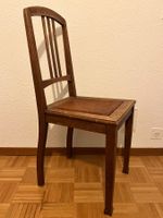 Antiker Holzstuhl