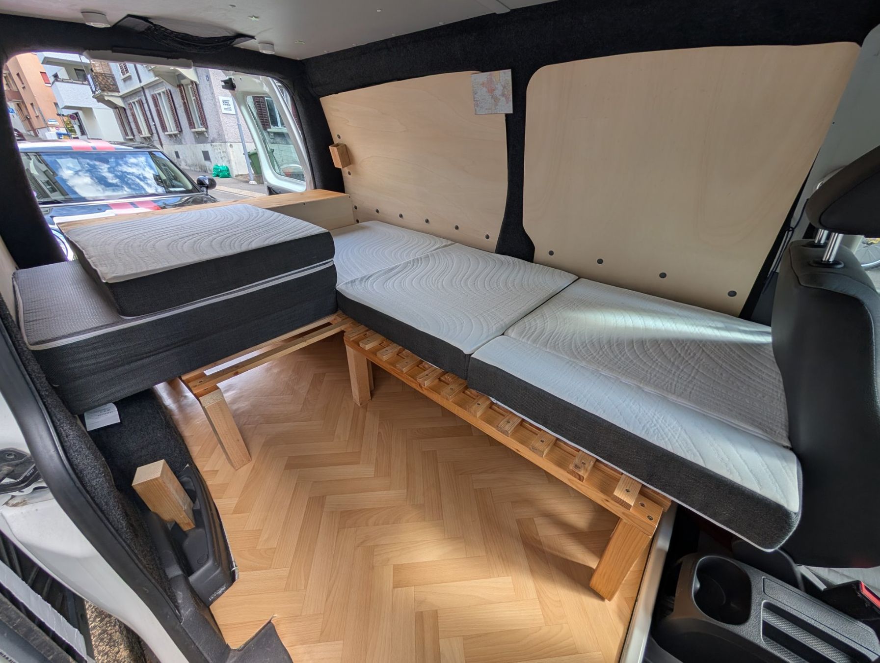 VW Camping Fahrzeuge: FRISCH AB MFK!Camper VW Caddy Maxi (Campingausbau,Campervan) – Gebraucht aus Zürich von hobbit87 3