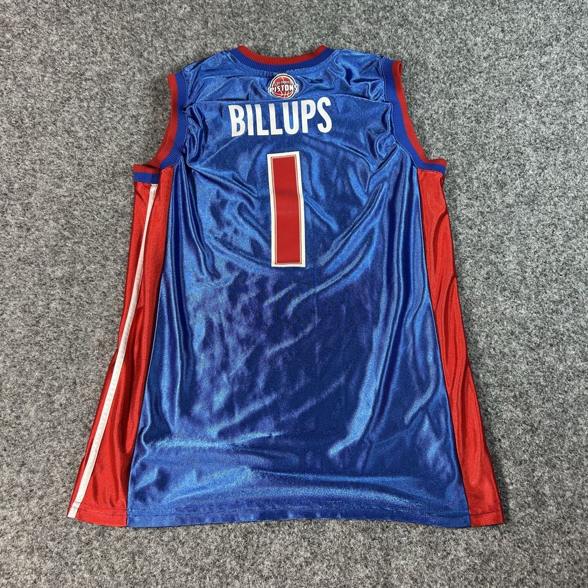 Kleiderpakete: Lots de 4x basketball shirt – Gebraucht aus La Sagne NE von Matlasape 4