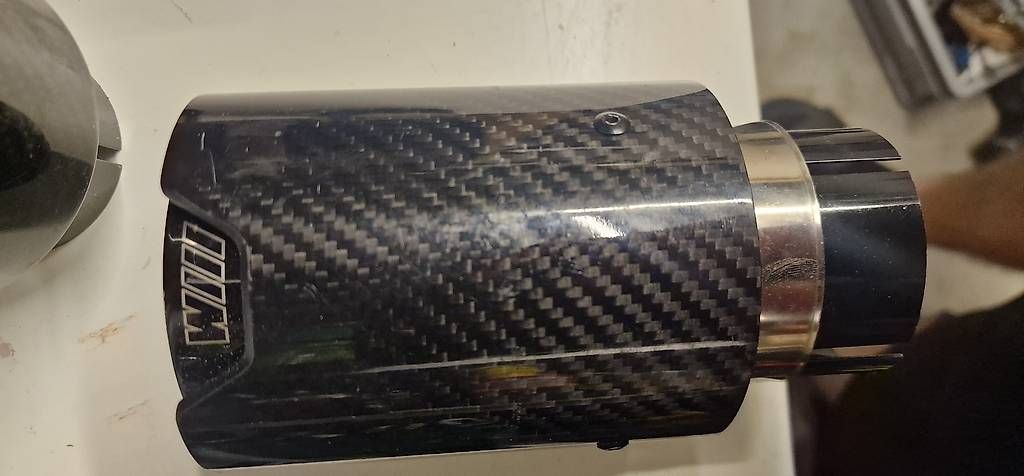 BMW Tutti pezzi di ricambio auto: Black M Performance Optik Carbon – Usato da Altstätten SG venduto da Mythos_7 1