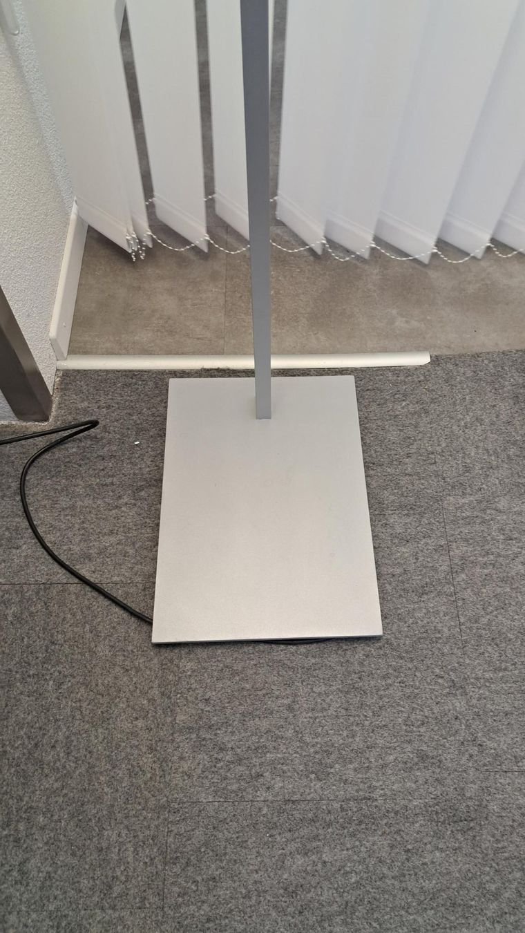 Lampade: Waldmann Stehleuchte grau ab Showroom / Eigengebrauch – Usato da Zofingen venduto da BBAG4800 3