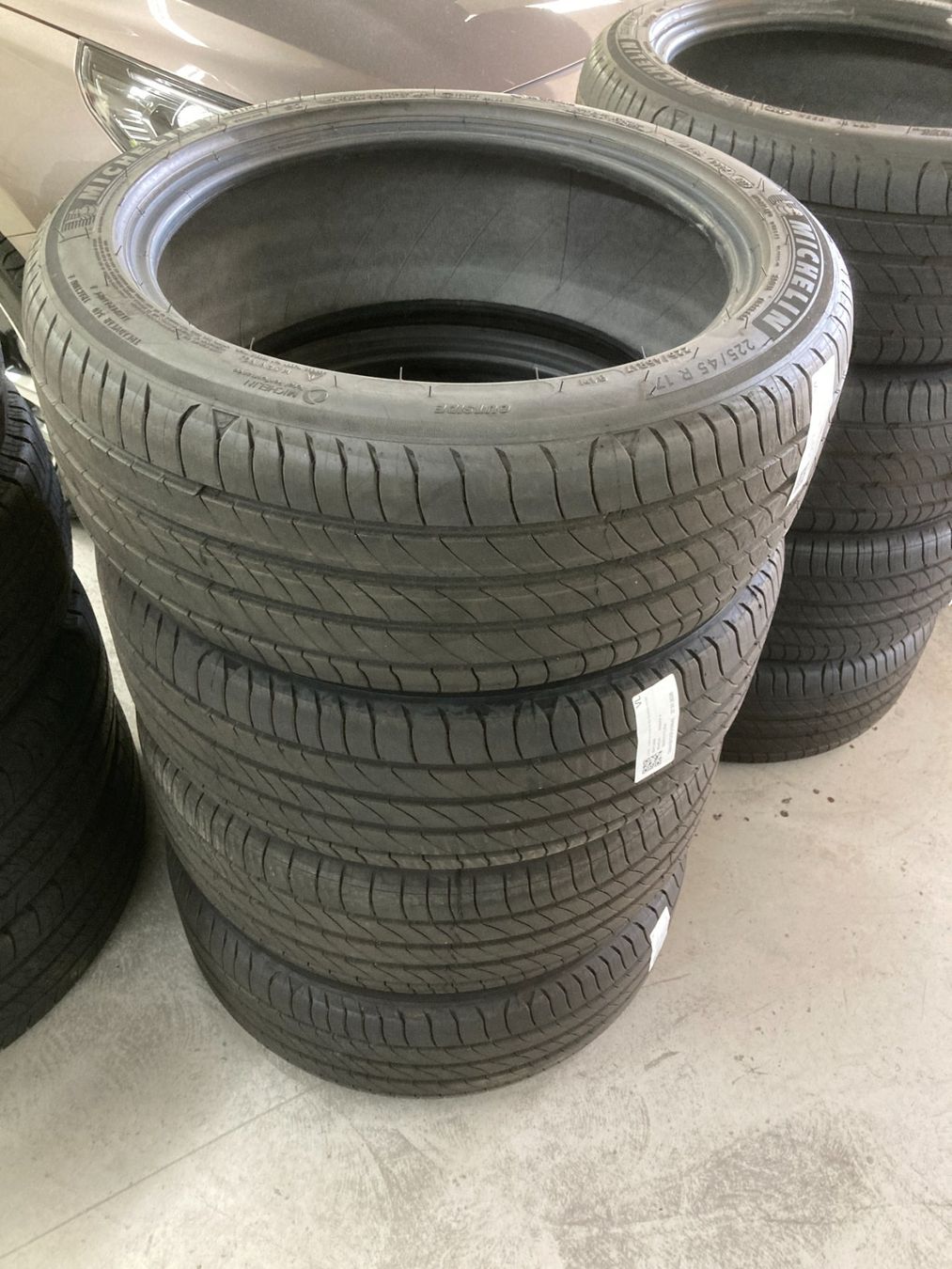 Michelin Pneus & Kompletträder: 225/45R17 Sommerpneu Michelin – Gebraucht aus Cham von WB2223