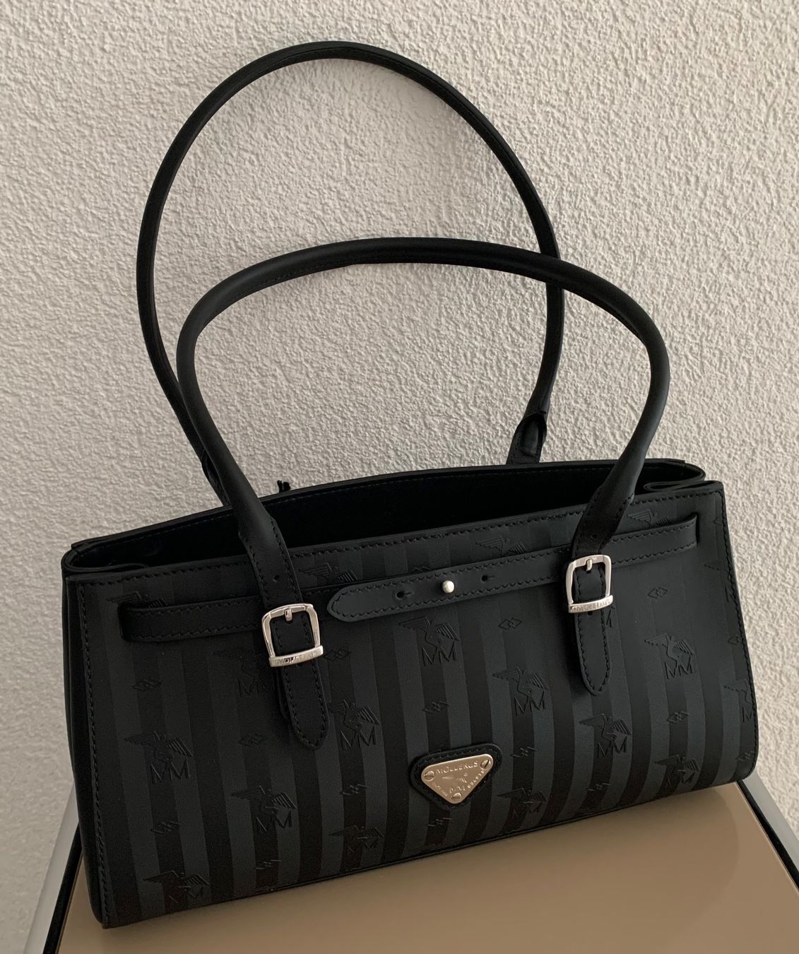 Maison Mollerus Borse da donna: MAISON MOLLERUS Rue schwarz silber, NEU – Nuovo e nell'imballaggio originale da Mettmenstetten venduto da srca