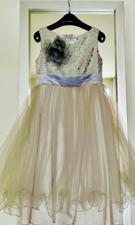 Traumkleid für Mädchen - Festlich - Grösse 134/140