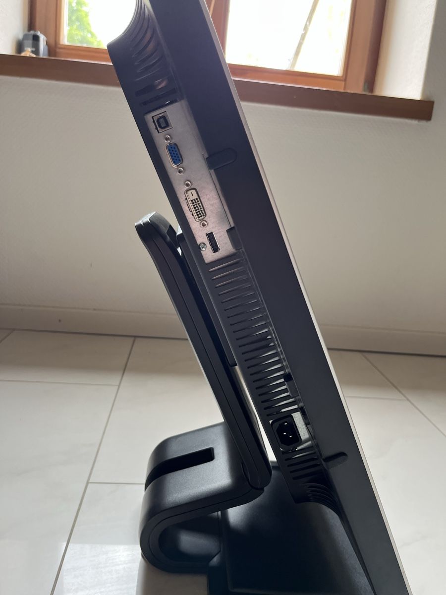 Monitore: HP Compaq LA2405wg – Gebraucht aus Endingen von Ilya_ 2