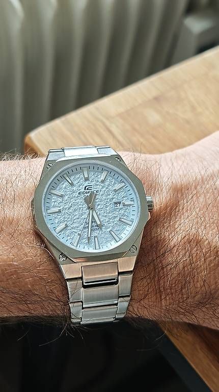 Edifice Uhren: Casio Edifice EFR-S108DE-2AVUEF – Neu (gemäss Beschreibung) aus Bern von beschleuniger