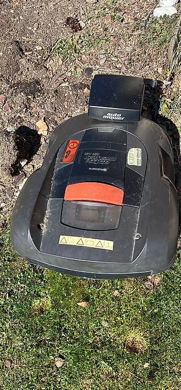 Husqvarna Rasenmäher: Auto Mower Husqvama – Gebraucht aus Chesières von rhy_dd5f