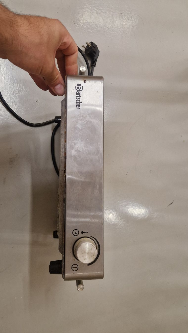 Bartscher Elettrodomestici da cucina: Bartscher Induktionskochplatte LC-E022S Gastro Kochfeld – Usato da Zizers venduto da lor_rzk9 1