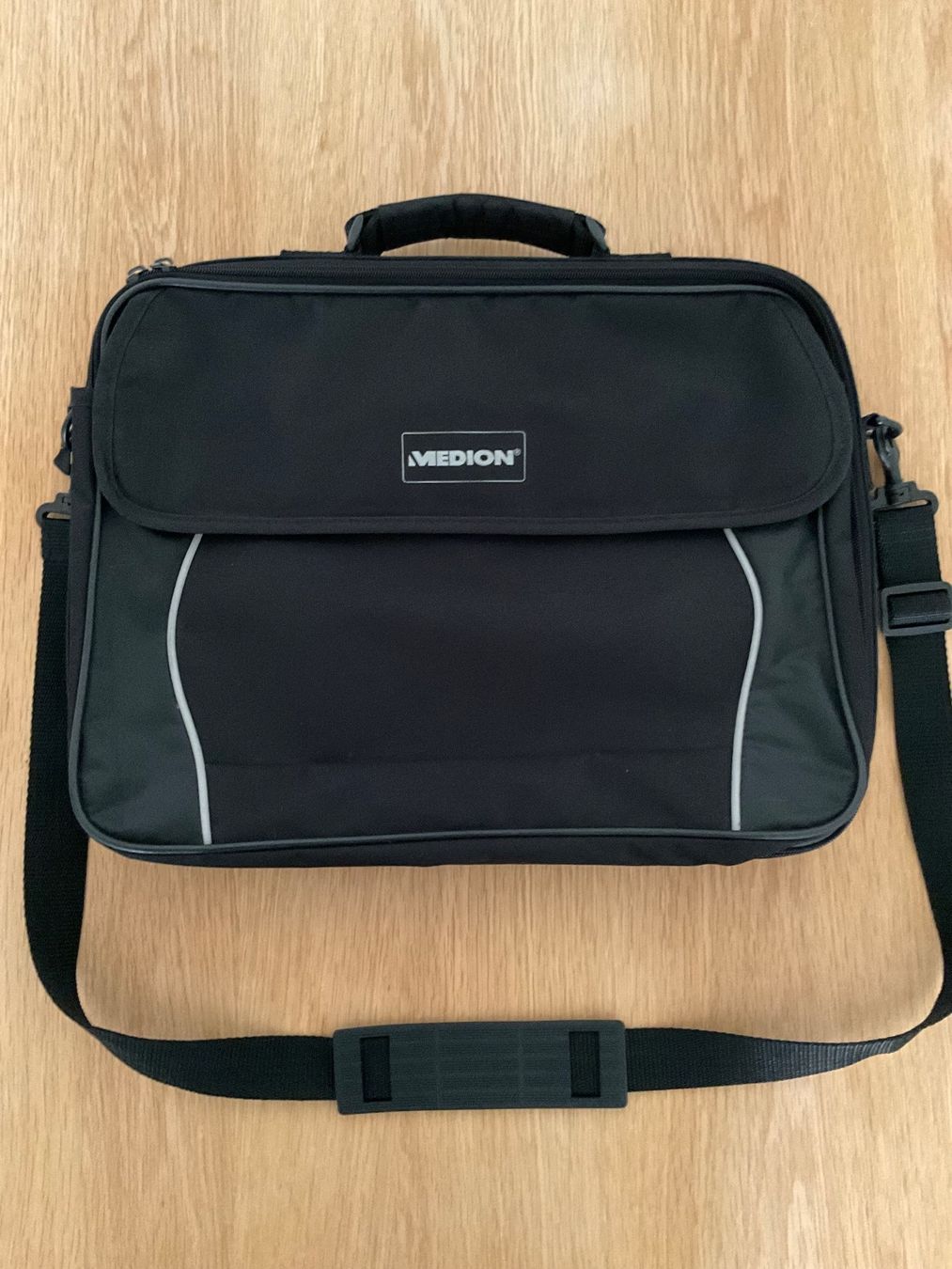 Valigie & Borse: Laptop Tasche – Usato da Bern venduto da jas_8tz2