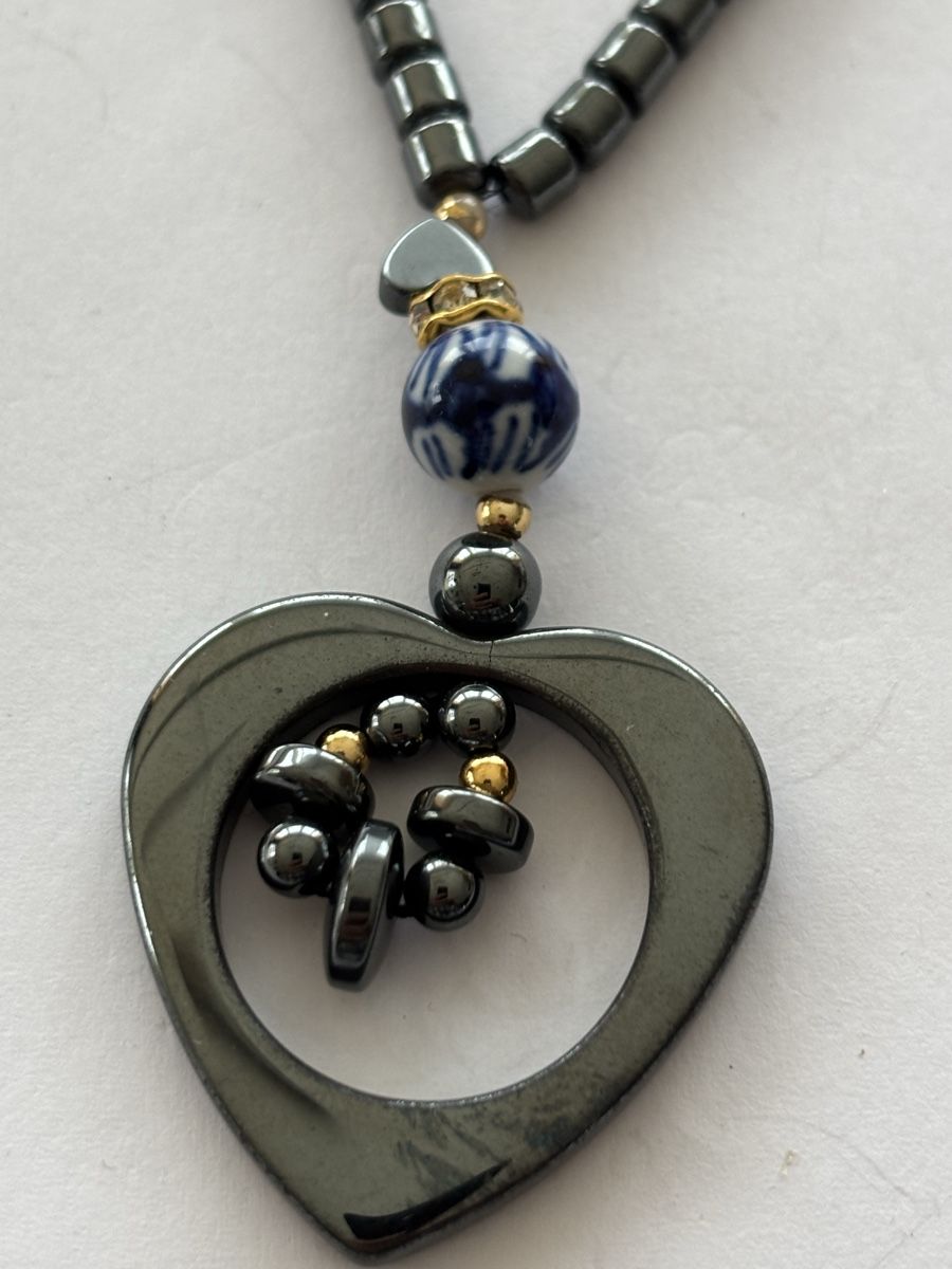 Catenine: Kette mit Herzanhänger und blauer Schmuckperle – Usato da Langnau am Albis venduto da flusspflege 4