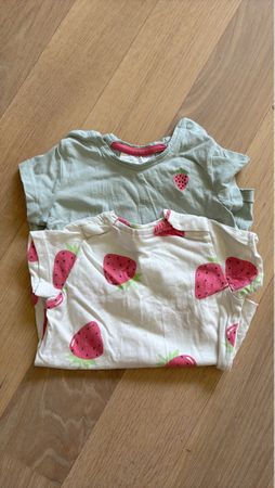 2x Tshirt Erdbeeren Grösse 68