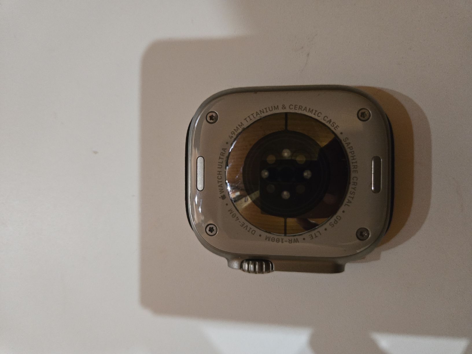 Apple Smartwatch: Apple Watch Ultra 49mm Titanium GPS + Cellular + 10 straps – Usato da Ins venduto da dziprince 1