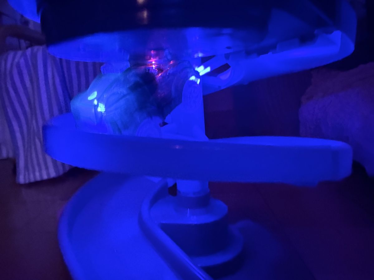 Piste: Grosse Twister Glow Rennbahn mit Leuchtauto – Usato da Zürich venduto da Krikri21