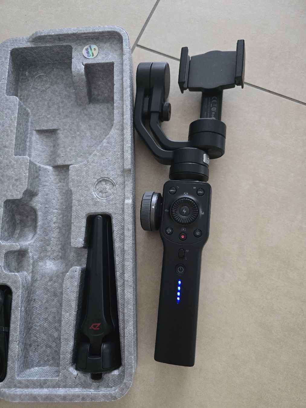 Zhiyun Staffe: Zhiyun Smooth 4 Smartphone-Gimbal – Usato da Rickenbach b. Wil venduto da Beautiful.Things 1