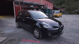 Renault Clio 1.2 Turbo | 8-fach bereift