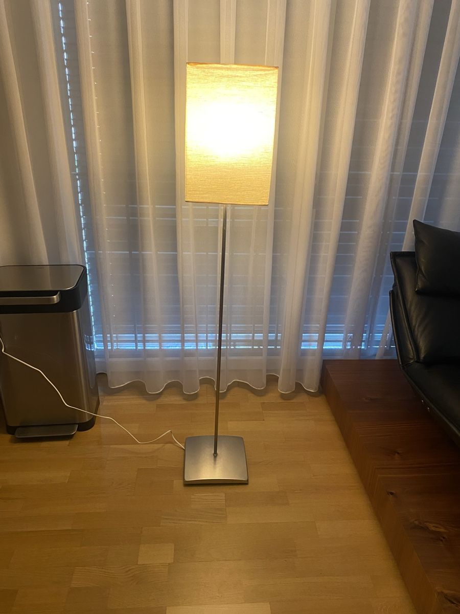 Ikea Lampade: Stehlampe Metall silber – Usato da Niederwangen BE venduto da fghjijb89