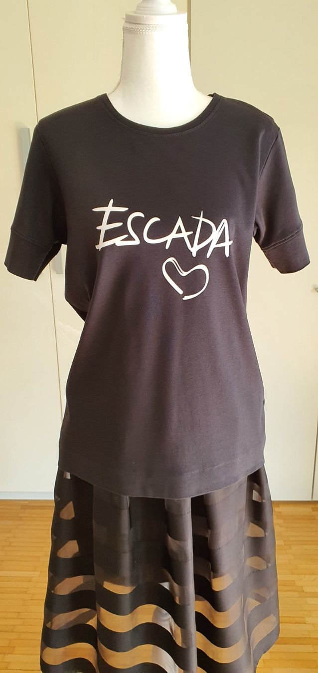 Escada T-shirt: Escada T-shirt S/M – Usato da Basel venduto da Kristal4 1