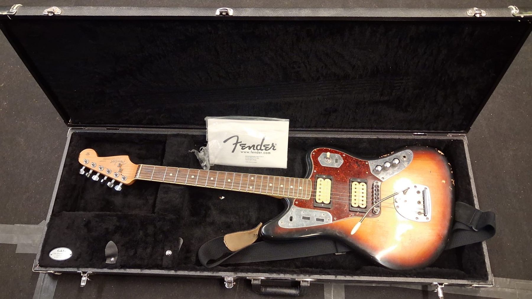 Fender Musikinstrumente: Fender Kurt Cobain Road Worn Jaguar – Gebraucht aus Fribourg von raphaneljocelyn