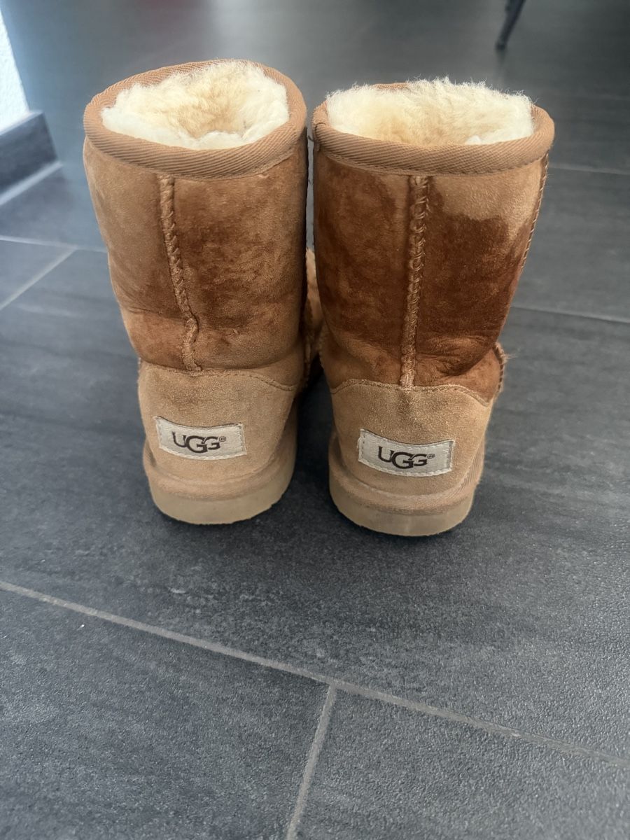 Ugg Chaussures hommes: UGG Gr.31 – D'occasion à Schiers par Sam.ahd1 1