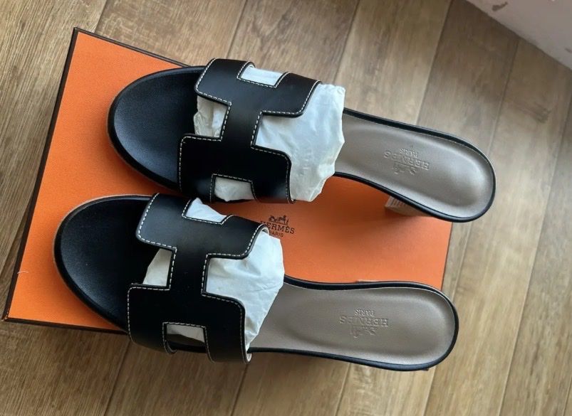 Hermès Scarpe da donna: Hermes Oasis Sandalen – Usato da Arbon venduto da LadyGSx 1