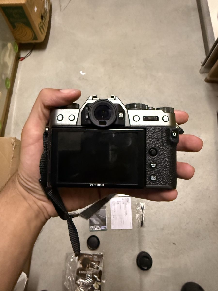 Fujifilm Fotocamera: FUJIFILM X-T30 III  Kit – Nuovo (secondo la descrizione) da Zürich venduto da aronjrm 1